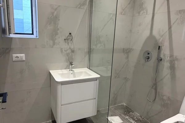 Appartamento in vendita a Tirana 1+1, Vuoto