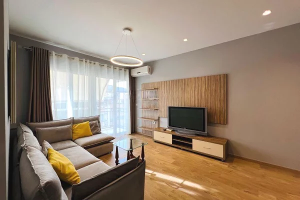 Appartamento in vendita a Tirana 2+1, Arredato