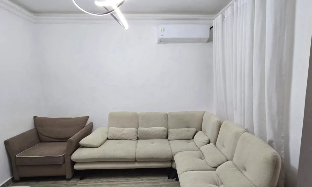 Shtepi ne shitje Apartament ne Tirane, 1+1, Mobilimi E mobiluar, Pagesa 138,000  Euro.