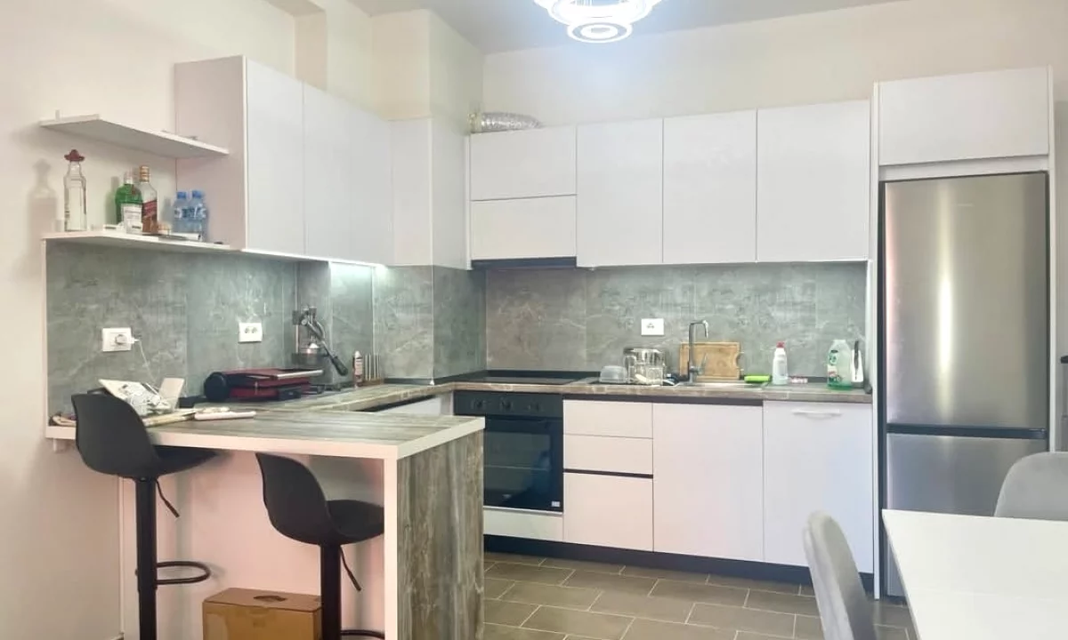 Shtepi me qera Apartament ne Tirane, 1+1, Mobilimi E mobiluar, Pagesa 500  Euro.