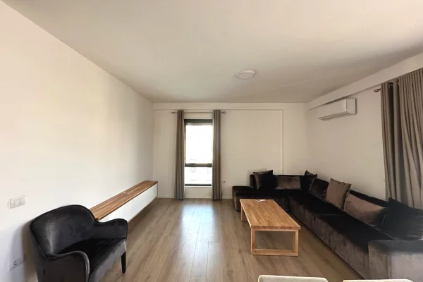 Shtepi ne shitje Apartament ne Tirane, 3+1, Mobilimi E mobiluar, Pagesa 337,900  Euro.