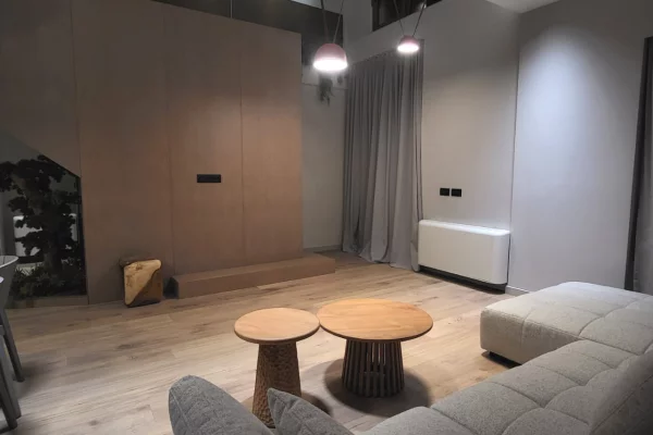 Shtepi me qera Duplex(shtepi me 2 kate) ne Tirane, 3+1, Mobilimi E mobiluar, Pagesa 2,000  Euro.