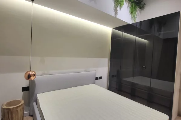 Shtepi me qera Duplex(shtepi me 2 kate) ne Tirane, 3+1, Mobilimi E mobiluar, Pagesa 2,000  Euro.