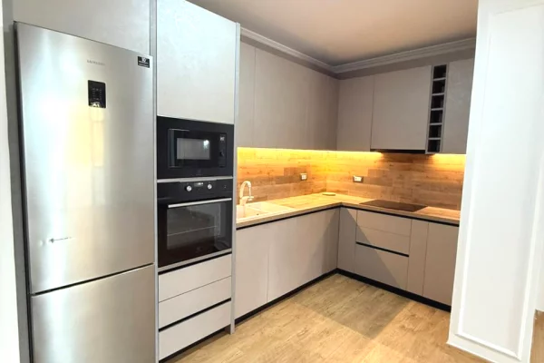 Shtepi me qera 2+1 ne Tirane - 1,000 Euro