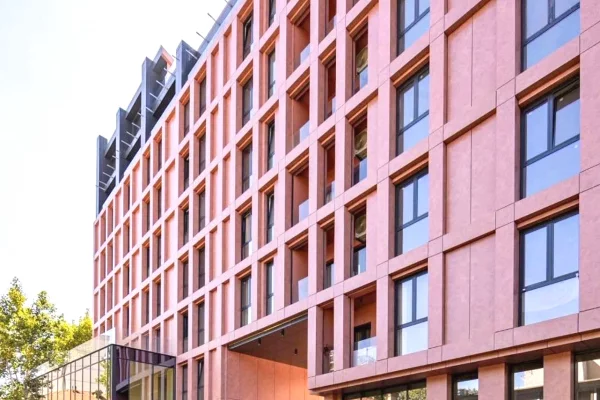 Ambient biznesi me qera 3+1 ne Tirane - 1,000 Euro