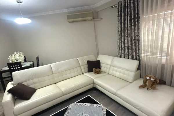 Shtepi ne shitje Apartament ne Tirane, 2+1, Mobilimi E mobiluar, Pagesa 235,000  Euro.