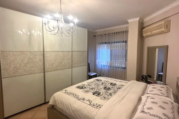Shtepi ne shitje Apartament ne Tirane, 2+1, Mobilimi E mobiluar, Pagesa 235,000  Euro.