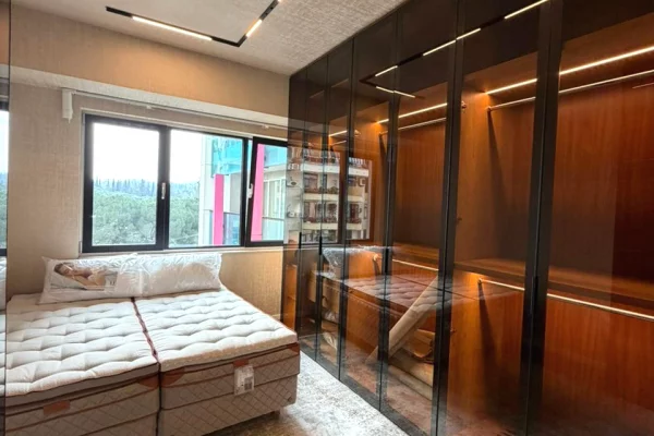 Shtepi ne shitje Apartament ne Tirane, 2+1, Mobilimi E mobiluar, Pagesa 169,000  Euro.