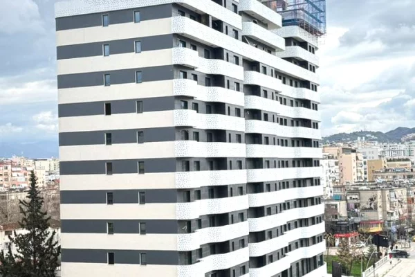 Shtepi ne shitje Apartament ne Tirane, 2+1, Mobilimi Bosh, pa mobiluar, Pagesa 278,500  Euro.