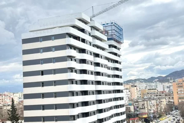 Shtepi ne shitje Apartament ne Tirane, 2+1, Mobilimi Bosh, pa mobiluar, Pagesa 278,500  Euro.