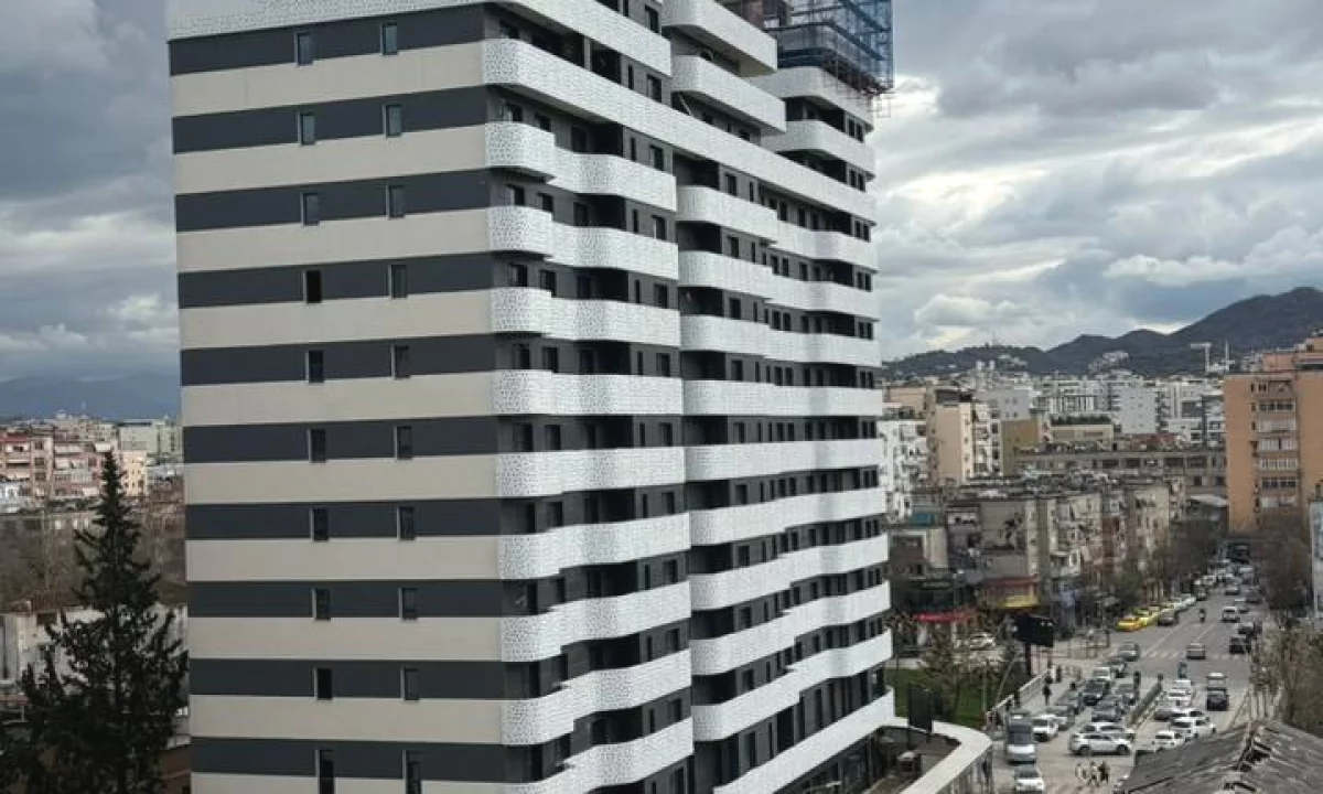 Shtepi ne shitje Apartament ne Tirane, 1+1, Mobilimi Bosh, pa mobiluar, Pagesa 190,000  Euro.