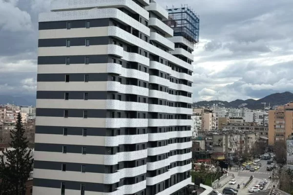 Shtepi ne shitje Apartament ne Tirane, 1+1, Mobilimi Bosh, pa mobiluar, Pagesa 190,000  Euro.