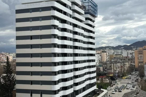 Shtepi ne shitje Apartament ne Tirane, 1+1, Mobilimi Bosh, pa mobiluar, Pagesa 190,000  Euro.