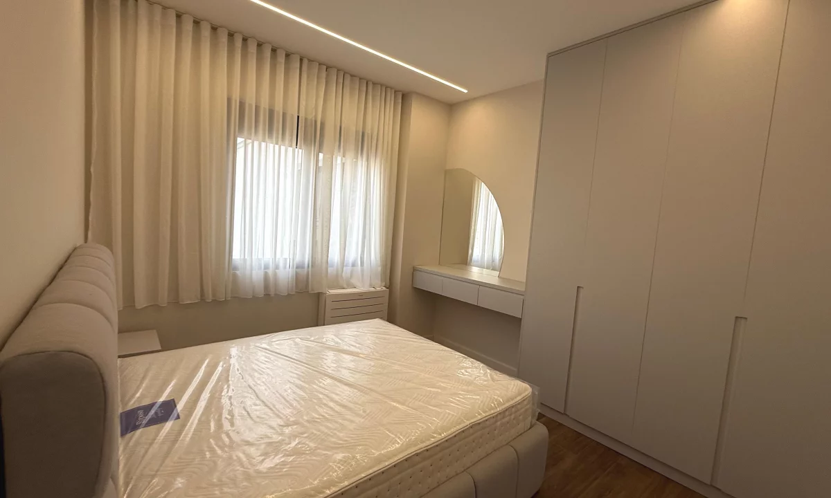 Shtepi me qera Apartament ne Tirane, 2+1, Mobilimi E mobiluar, Pagesa 1,000  Euro.
