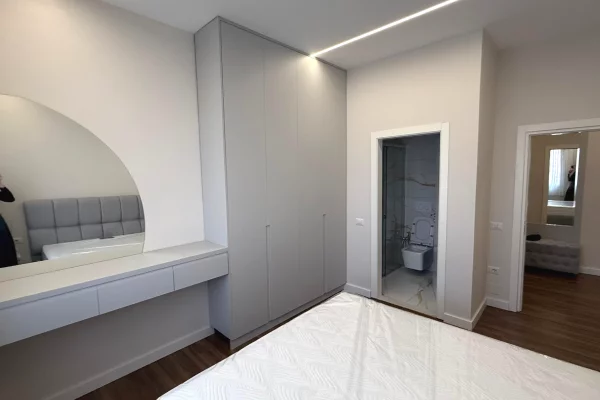 Shtepi me qera Apartament ne Tirane, 2+1, Mobilimi E mobiluar, Pagesa 1,000  Euro.