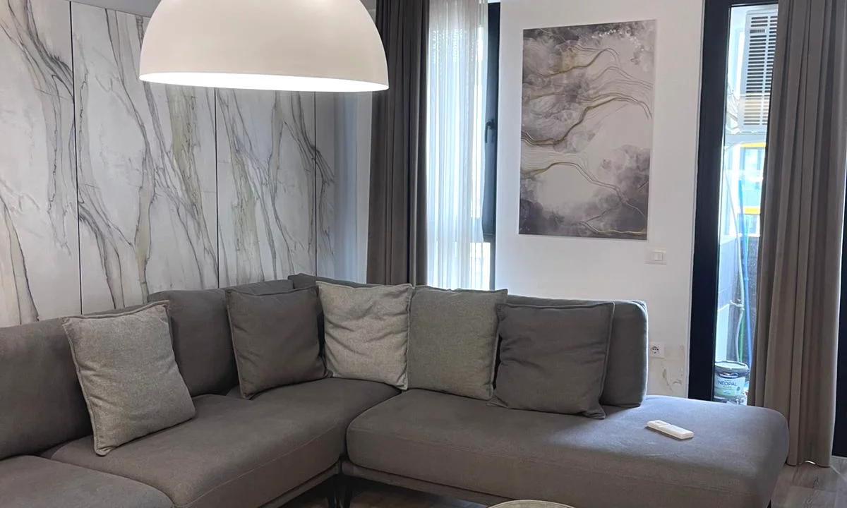 Shtepi me qera Apartament ne Tirane, 1+1, Mobilimi E mobiluar, Pagesa 850  Euro.