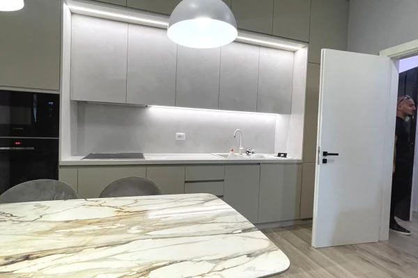 Shtepi me qera Apartament ne Tirane, 1+1, Mobilimi E mobiluar, Pagesa 850  Euro.