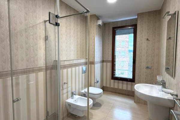 🏢 11111Ambient Zyre me Qira – Kompleksi Delijorgji