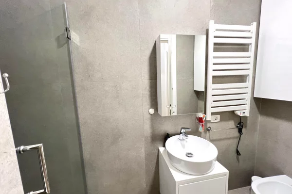 Shtepi me qera Apartament ne Tirane, 2+1, Mobilimi E mobiluar, Pagesa 1,200  Euro.