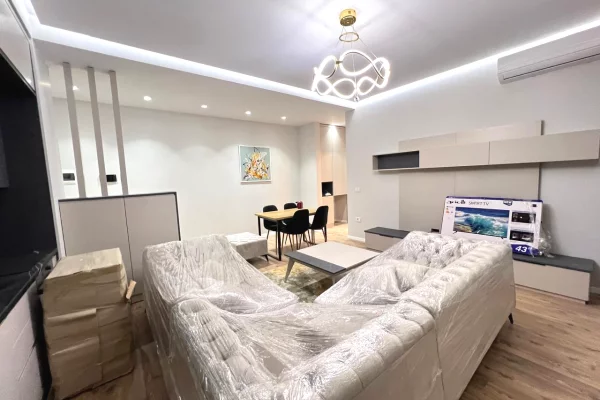 Shtepi me qera Apartament ne Tirane, 1+1, Mobilimi E mobiluar, Pagesa 80,000  Leke.