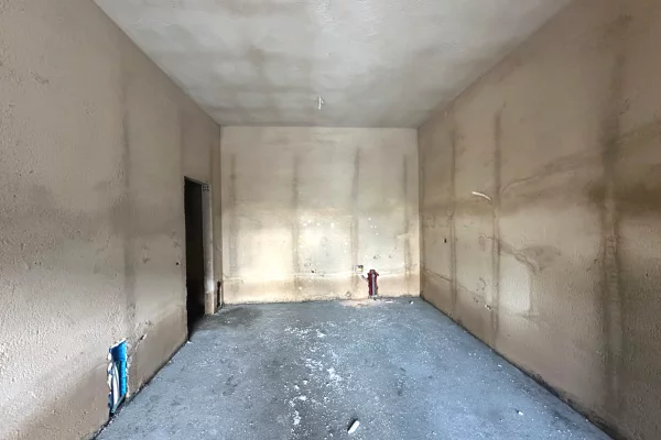 Shtepi ne shitje Apartament ne Tirane, 2+1, Mobilimi Bosh, pa mobiluar, Pagesa 112,000  Euro.