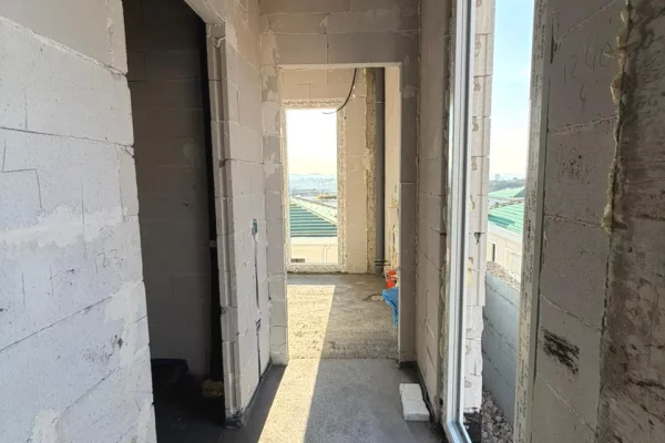 Shtepi ne shitje Vila Luksoze ne Tirane, 3+1, Mobilimi Bosh, pa mobiluar, Pagesa 700,000  Euro.