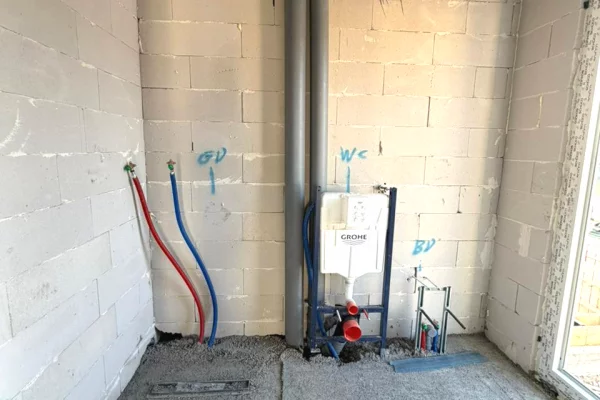 Shtepi ne shitje Vila Luksoze ne Tirane, 3+1, Mobilimi Bosh, pa mobiluar, Pagesa 700,000  Euro.