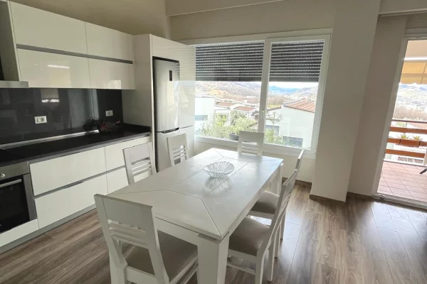 Shtepi me qera Apartament ne Tirane, 2+1, Mobilimi E mobiluar, Pagesa 1,500  Euro.