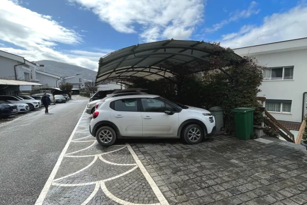 Shtepi me qera Apartament ne Tirane, 2+1, Mobilimi E mobiluar, Pagesa 1,500  Euro.