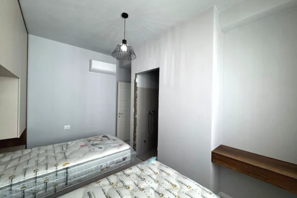 Shtepi me qera Apartament ne Tirane, 2+1, Mobilimi E mobiluar, Pagesa 75,000  Leke.