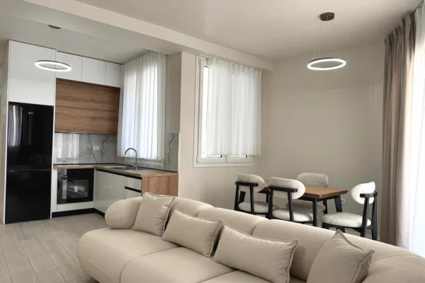 Shtepi me qera Apartament ne Tirane, 1+1, Mobilimi E mobiluar, Pagesa 75,000  Leke.