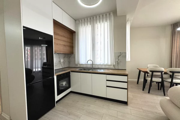 Shtepi me qera Apartament ne Tirane, 1+1, Mobilimi E mobiluar, Pagesa 75,000  Leke.