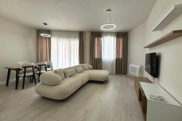 Shtepi me qera Apartament ne Tirane, 1+1, Mobilimi E mobiluar, Pagesa 75,000  Leke.