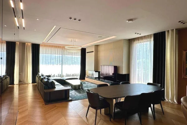 Villa di lusso in vendita a Tirana 3+1, Arredato