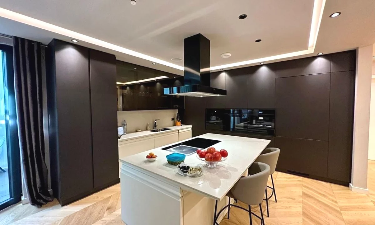 Villa di lusso in vendita a Tirana 3+1, Arredato