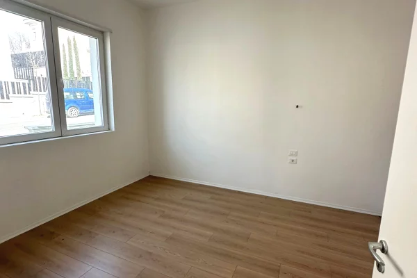 Villa di lusso in vendita a Tirana 4+1, Vuoto