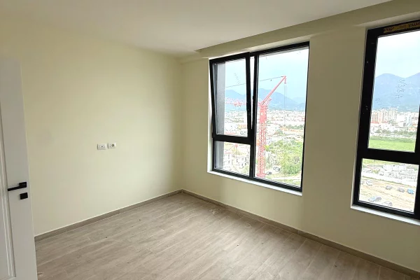 Shtepi ne shitje Apartament ne Tirane, 3+1, Mobilimi Bosh, pa mobiluar, Pagesa 258,000  Euro.