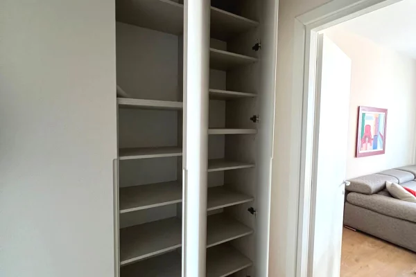 Shtepi me qera Apartament ne Tirane, 2+1, Mobilimi E mobiluar, Pagesa 1,100  Euro.