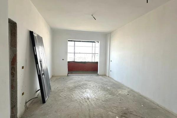 Shtepi ne shitje Apartament ne Tirane, 1+1, Mobilimi Bosh, pa mobiluar, Pagesa 202,000  Euro.