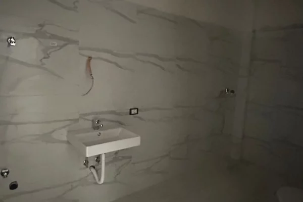 Apartment for sale in Tirana 2+1, Emty