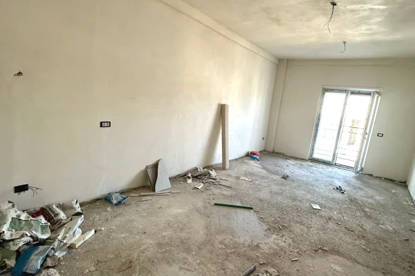 🏡 Shitet Apartament 1+1 – Tirana Porta e Re