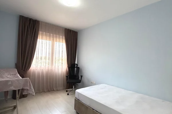 Shtepi me qera Apartament ne Tirane, 3+1, Mobilimi E mobiluar, Pagesa 1,400  Euro.