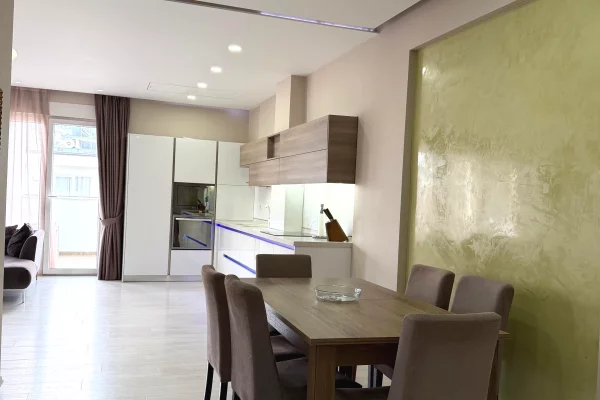 Shtepi me qera Apartament ne Tirane, 3+1, Mobilimi E mobiluar, Pagesa 1,400  Euro.