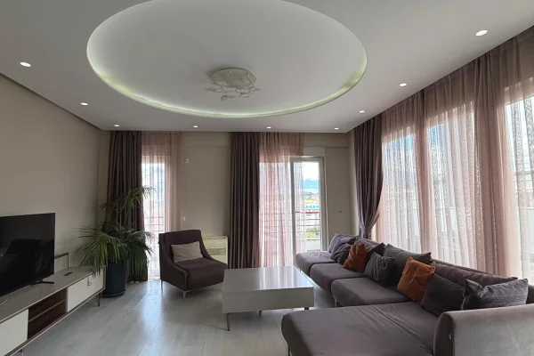 Shtepi me qera Apartament ne Tirane, 3+1, Mobilimi E mobiluar, Pagesa 1,400  Euro.