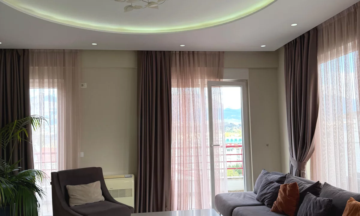 Shtepi me qera Apartament ne Tirane, 3+1, Mobilimi E mobiluar, Pagesa 1,400  Euro.