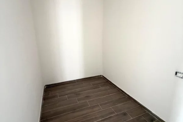 Apartment for sale in Tirana 2+1, Emty