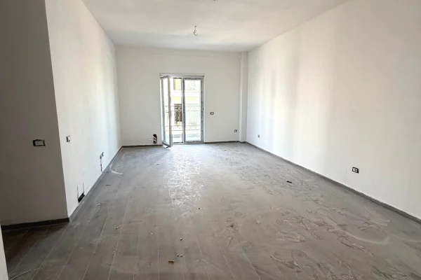 Apartment for sale in Tirana 3+1, Emty