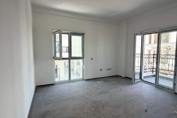🏡 Shitet Apartament 3+1+2 – Porta Tirana e Re, Sauk ✨