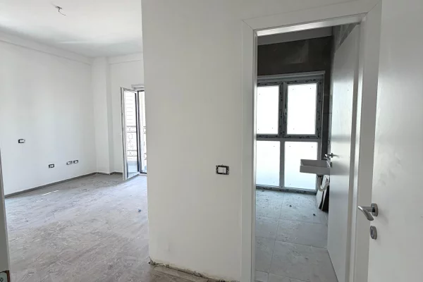 Apartment for sale in Tirana 3+1, Emty