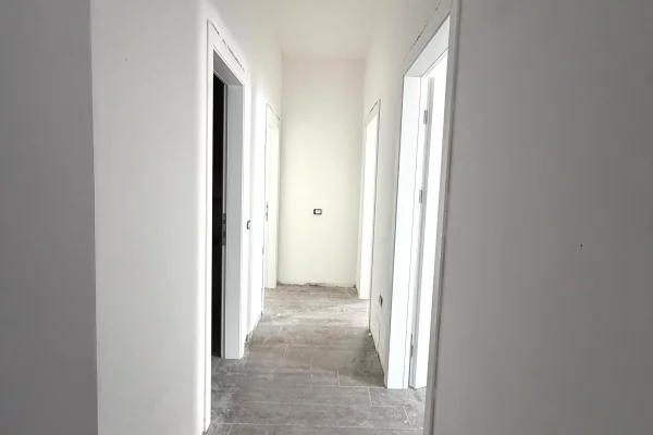 Apartment for sale in Tirana 3+1, Emty